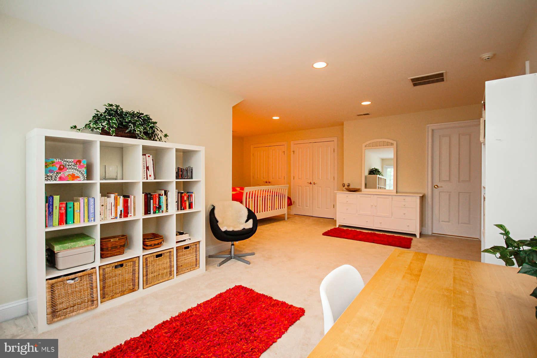 9157 Riesley Lane Vienna, VA 22182 - Photo 20 of 30 Bedroom