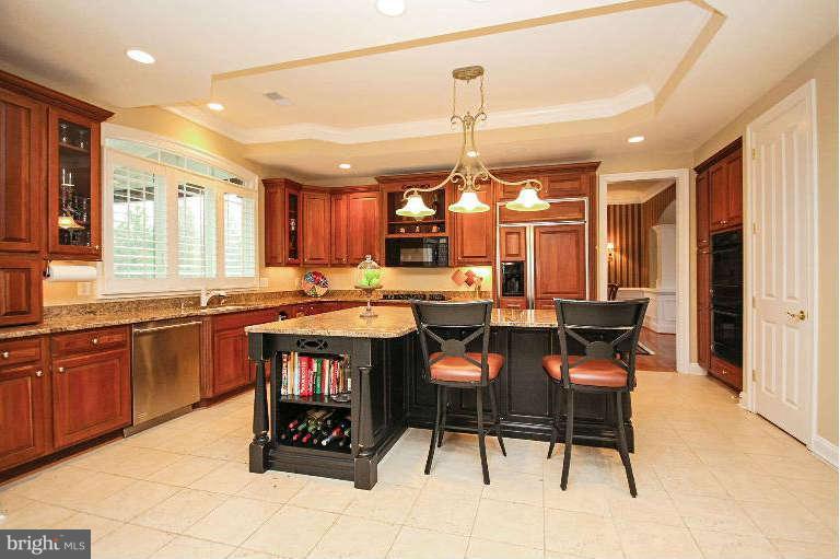 9157 Riesley Lane Vienna, VA 22182 - Photo 5 of 30 Kitchen