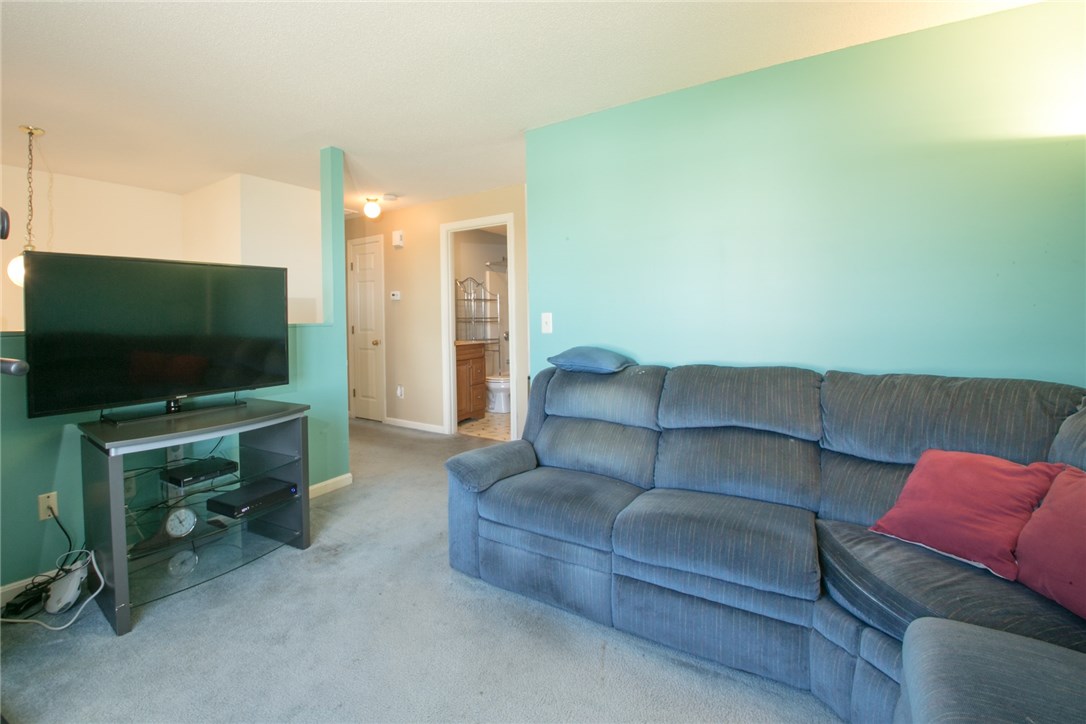 17 Buck Road Middletown, RI 02842 - Photo 3 of 29