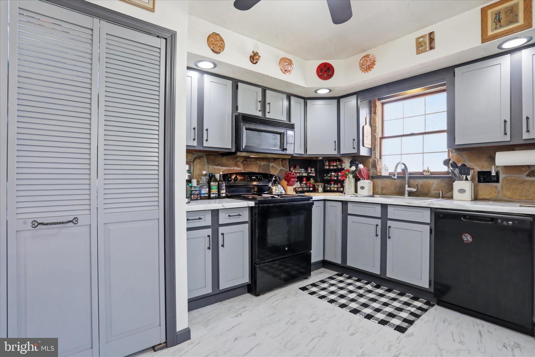 139 Arcadia Road Hedgesville, WV 25427 - Photo 15 of 44