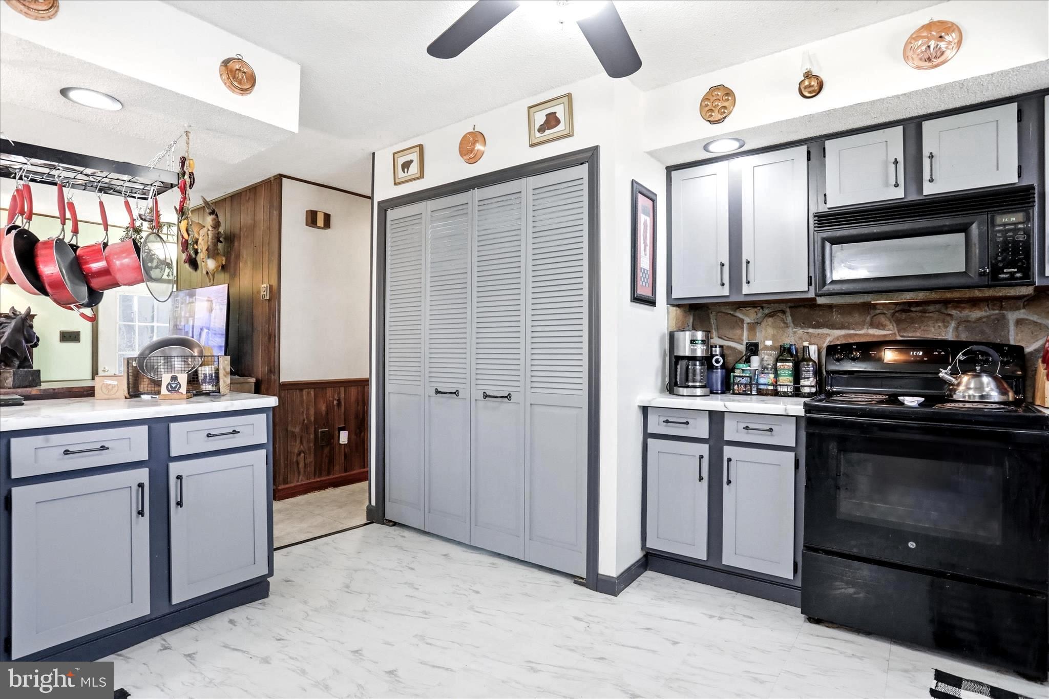 139 Arcadia Road Hedgesville, WV 25427 - Photo 6 of 44