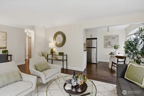 $350,000 | 2552 14th Avenue West, Unit 203, Seattle, WA 98119