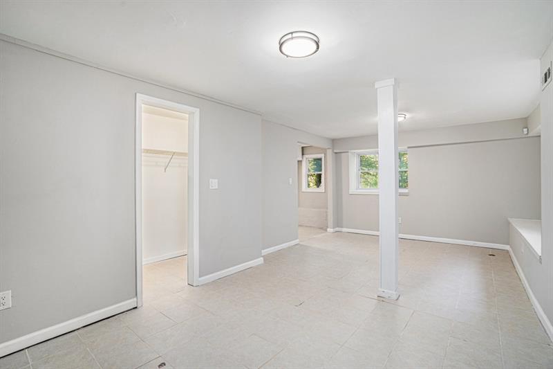2693 Washington Street Northwest Atlanta, GA 30318 - Photo 21 of 26 an empty room with a empty space and windows