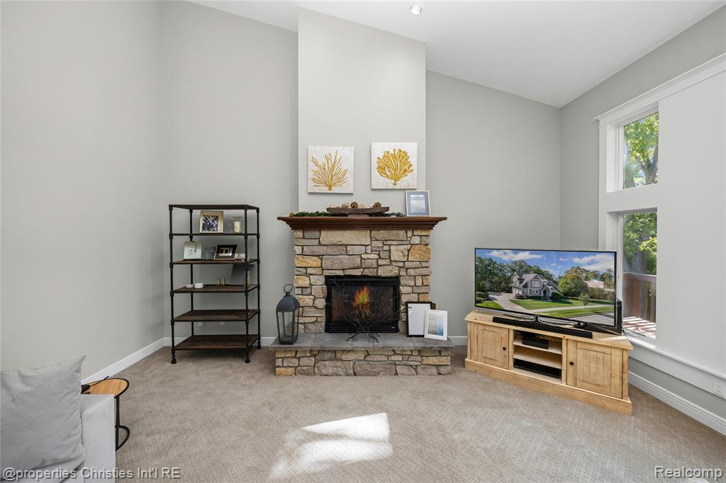 1010 Riverside Street Milford, MI 48381 - Photo 10 of 67