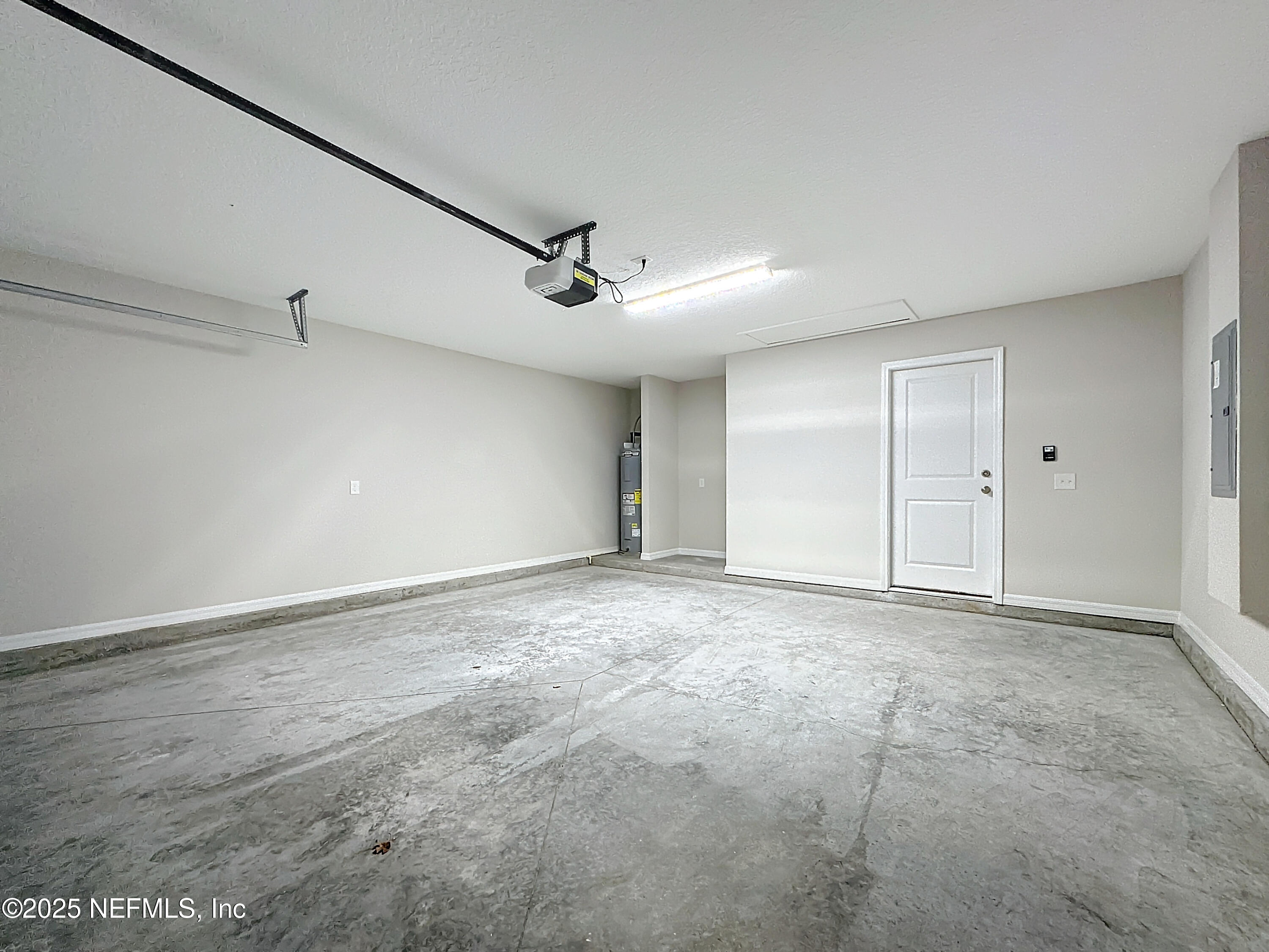 464 Spaulding Road Jacksonville, FL 32218 - Photo 23 of 26 Garage