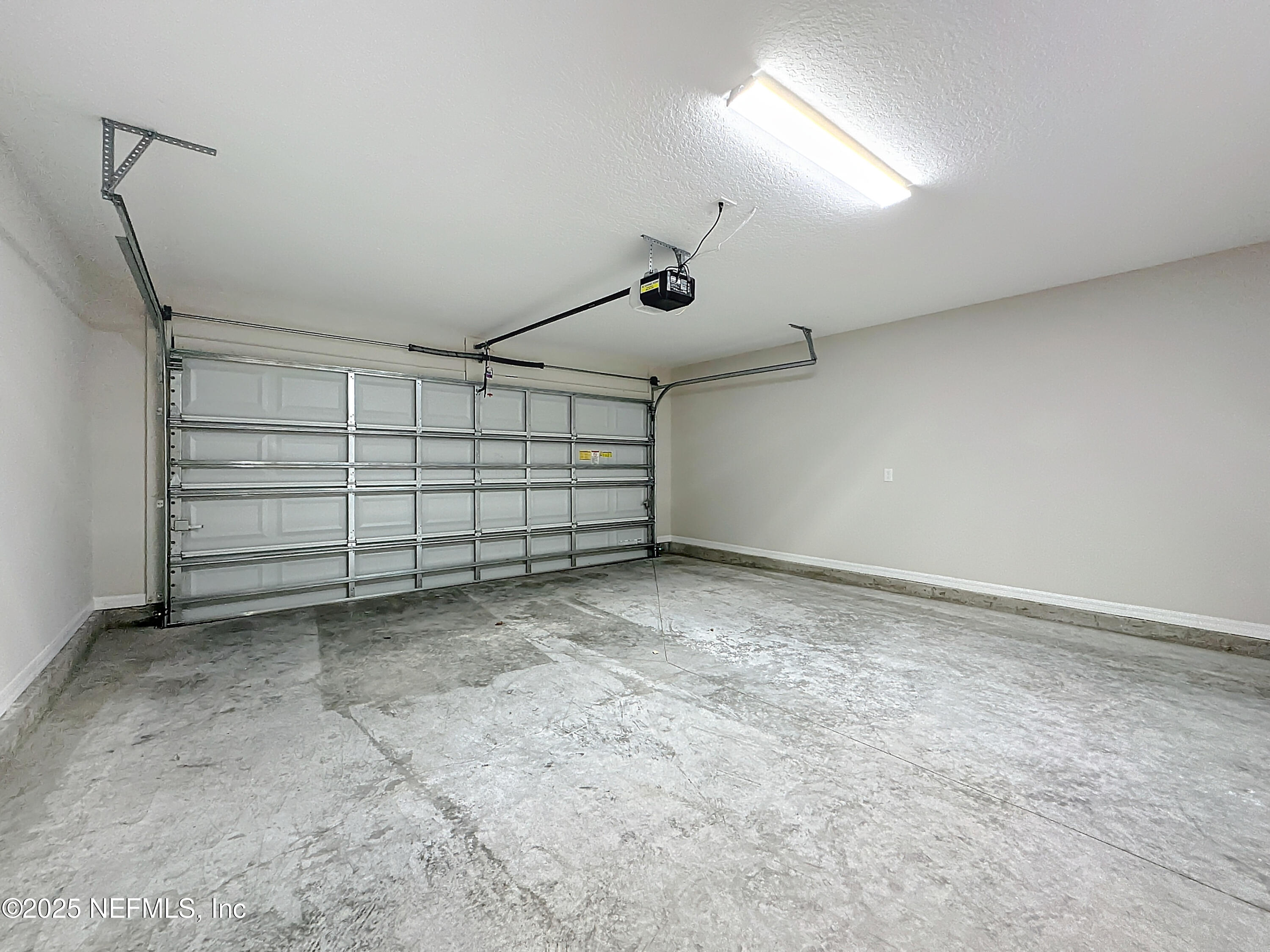 464 Spaulding Road Jacksonville, FL 32218 - Photo 24 of 26 Garage