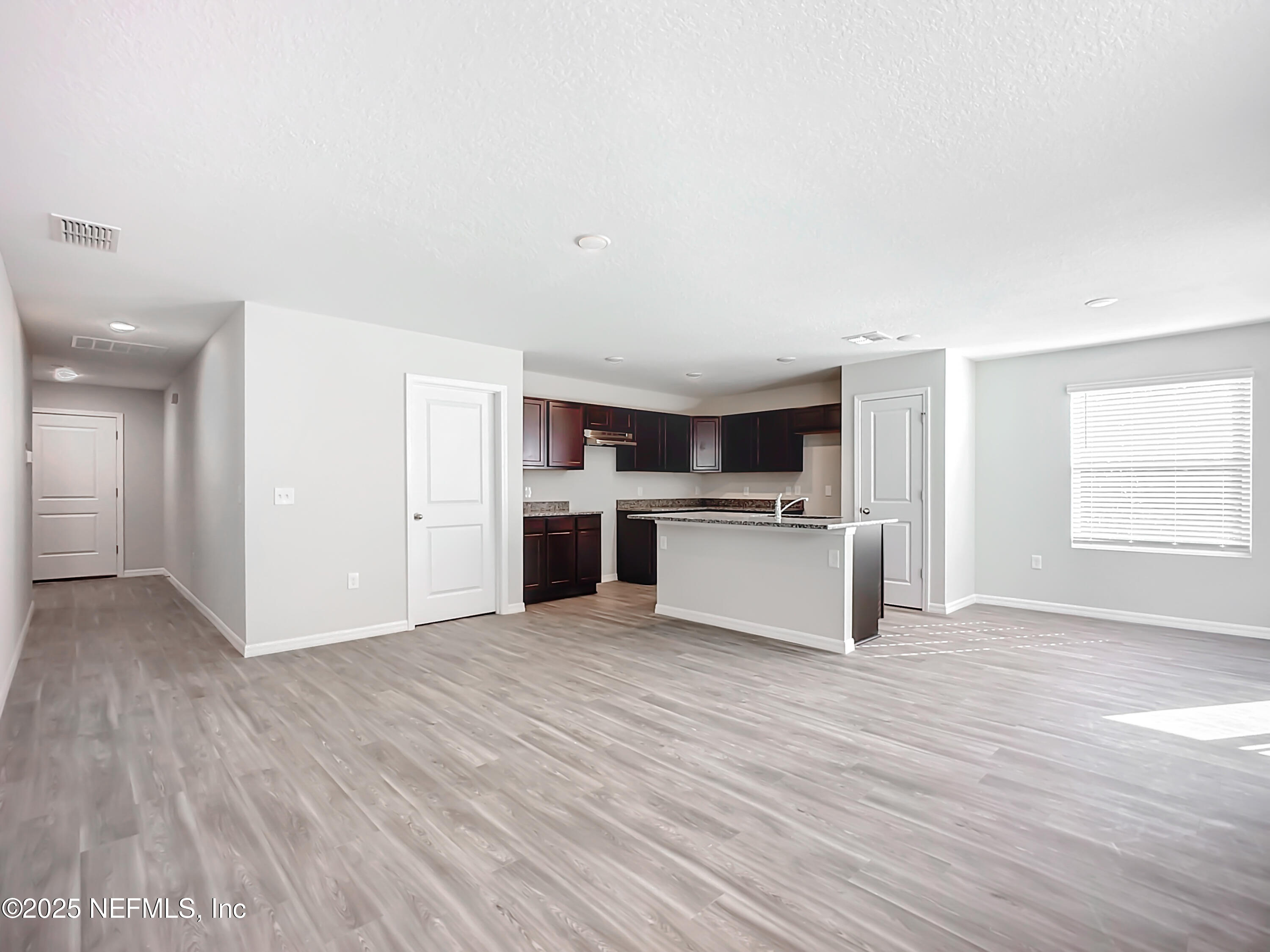 464 Spaulding Road Jacksonville, FL 32218 - Photo 4 of 26 Living room