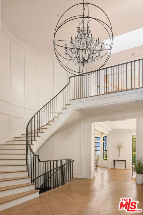 22 Oakmont Drive Los Angeles, CA 90049 - Photo 9 of 23 Gallery Image 9