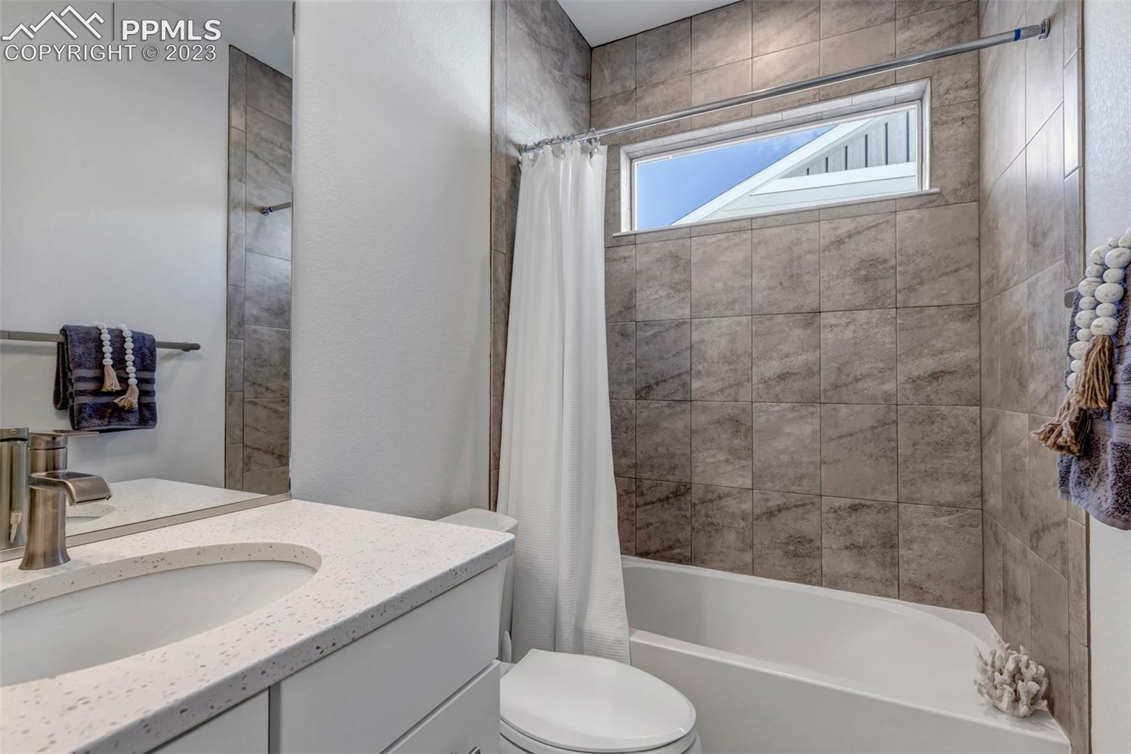 3259 Red Cavern Road Colorado Springs, CO 80908 - Photo 26 of 36 Upstairs guest bathroom