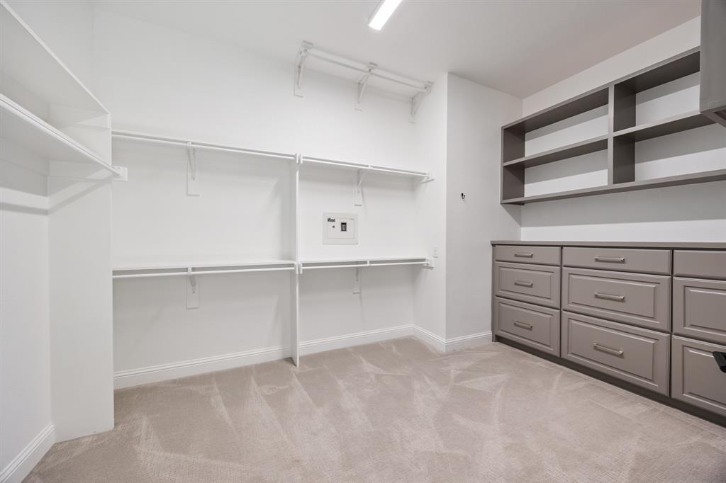 326 Prairie View Road Rockwall, TX 75087 - Photo 25 of 40 a view of an empty walk in closet