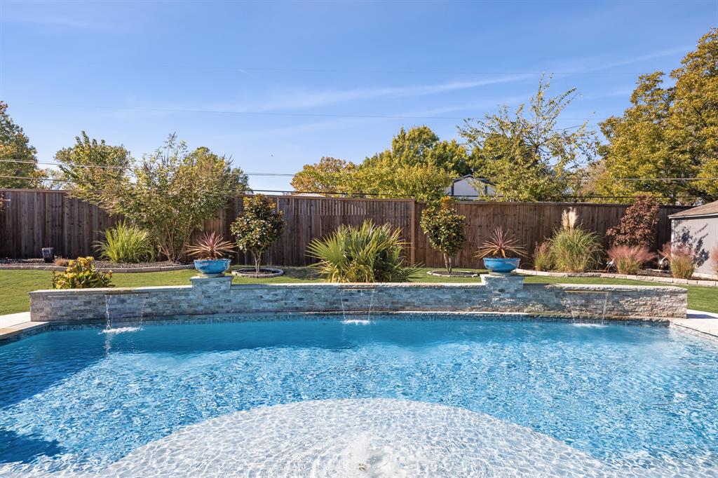 326 Prairie View Road Rockwall, TX 75087 - Photo 32 of 40 a view of a yard with an outdoor space