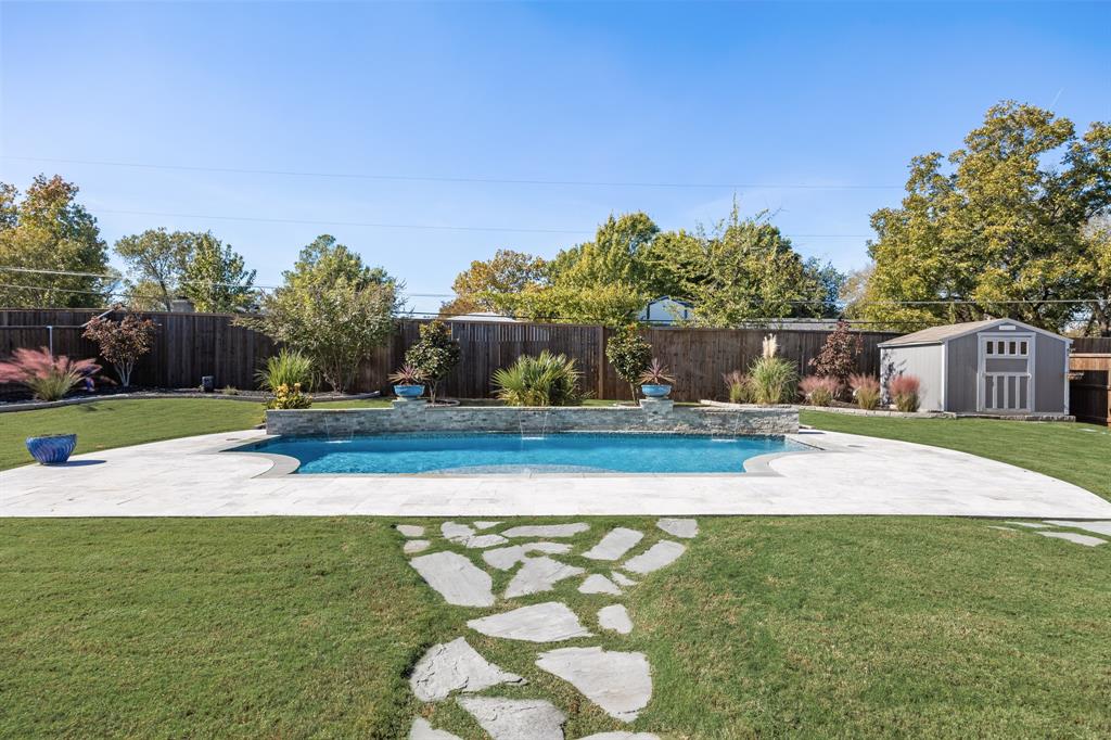 326 Prairie View Road Rockwall, TX 75087 - Photo 33 of 40 a view of a yard