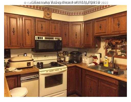 578 Harmons Creek Road Poca, WV 25159 - Photo 5 of 13 Kitchen.