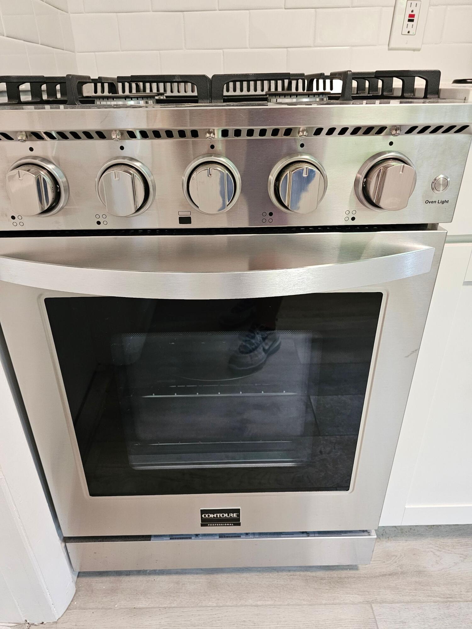 1115 South Ocean Drive, Unit 1 Fort Pierce, FL 34949 - Photo 14 of 48 a close view of stove