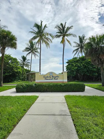 a view of a yard and entertaining space