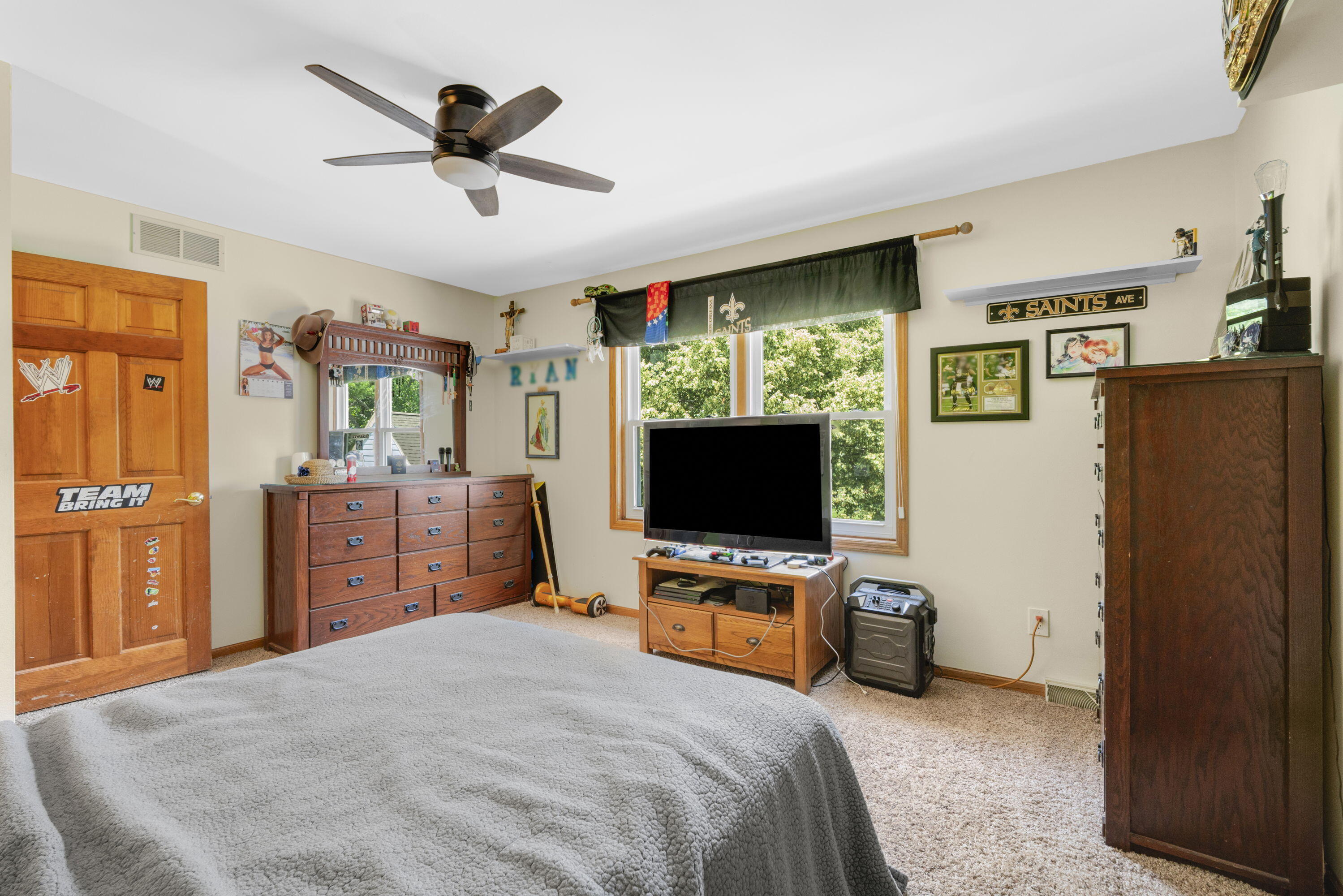 149 Hickory Drive Delafield, WI 53018 - Photo 21 of 43 21_imgDSC03234