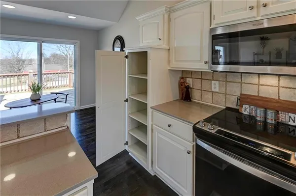 $445,000 | 2116 Northeast 91st Terrace, Kansas City, MO 64155