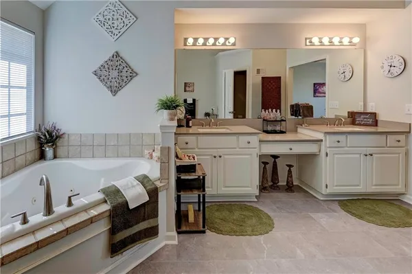 $439,900 | 2116 Northeast 91st Terrace, Kansas City, MO 64155