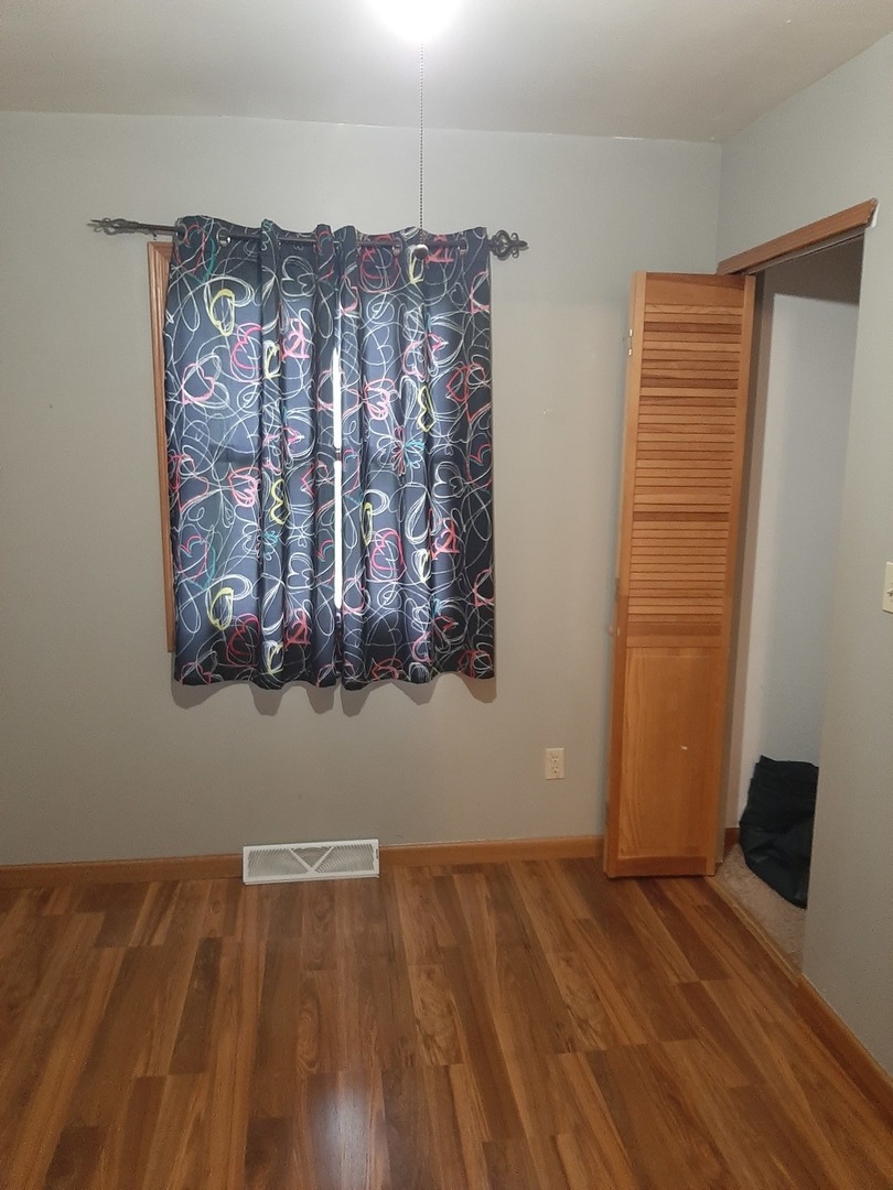 313 Grove Street Creston, IL 60113 - Photo 14 of 17