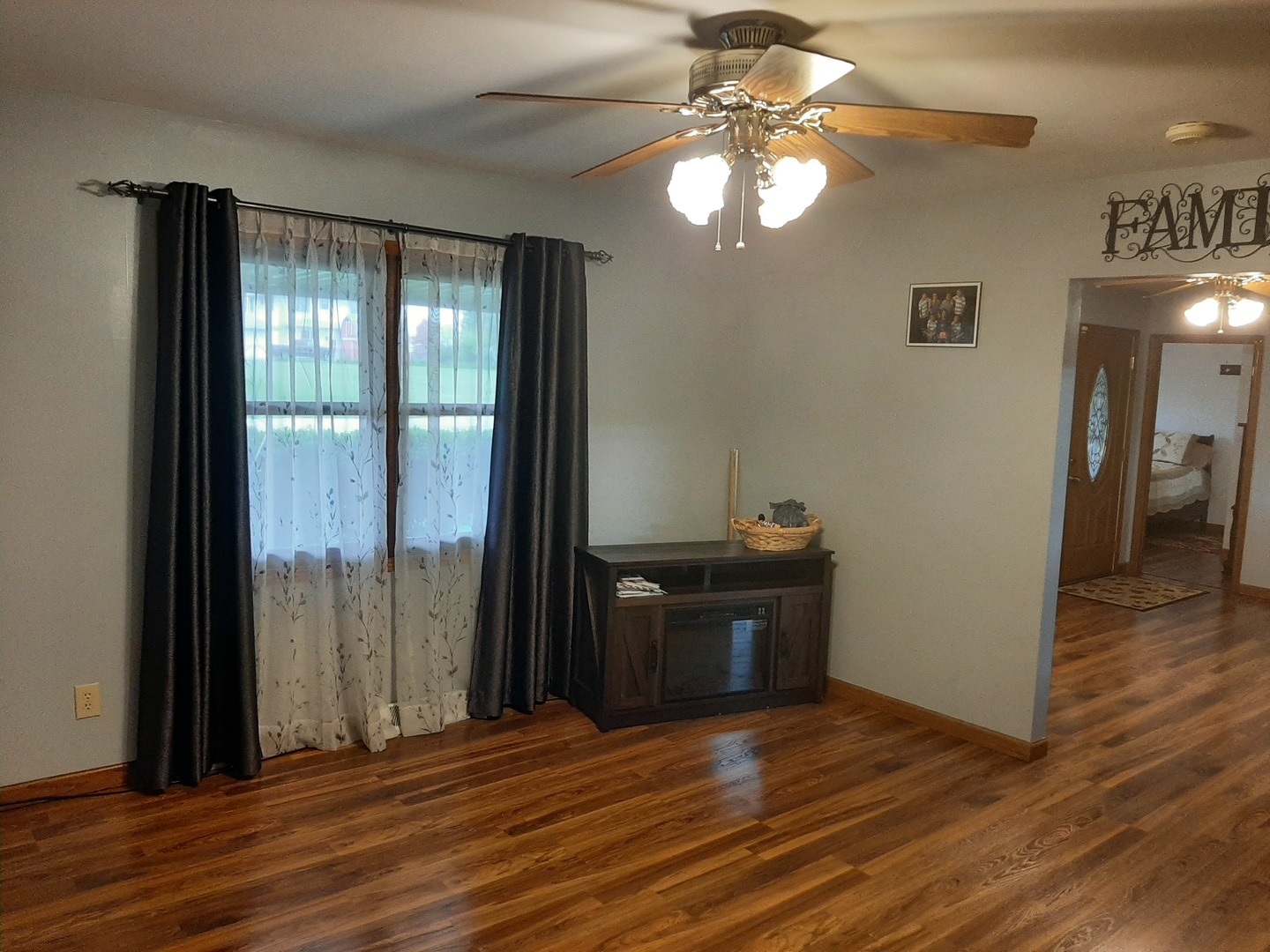 313 Grove Street Creston, IL 60113 - Photo 7 of 17