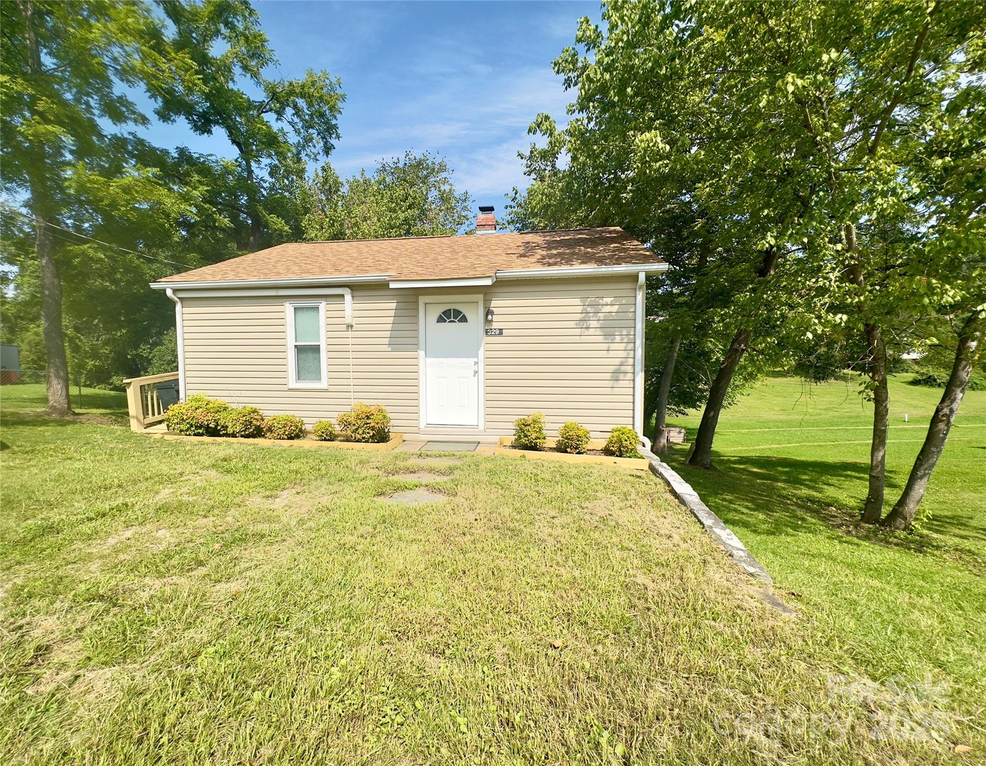 329 Morehead Road Marion, NC 28752 - Photo 6 of 20