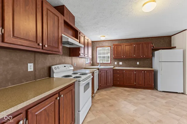 $234,000 | 9179 South County Road 375 West, Reelsville, IN 46171