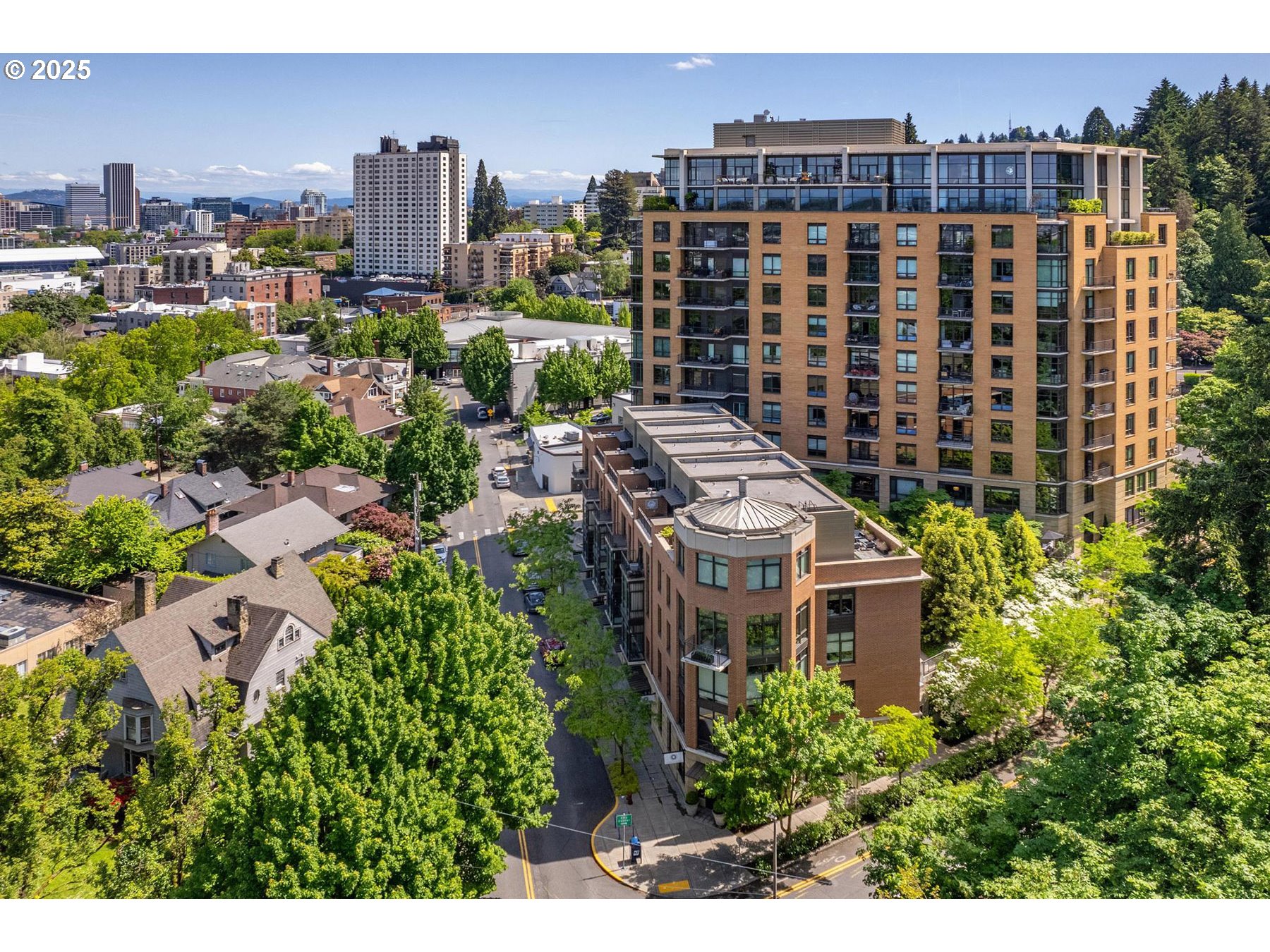 2351 Northwest Westover Road, Unit 806 Portland, OR 97210 - Photo 34 of 34 Gallery Image 34