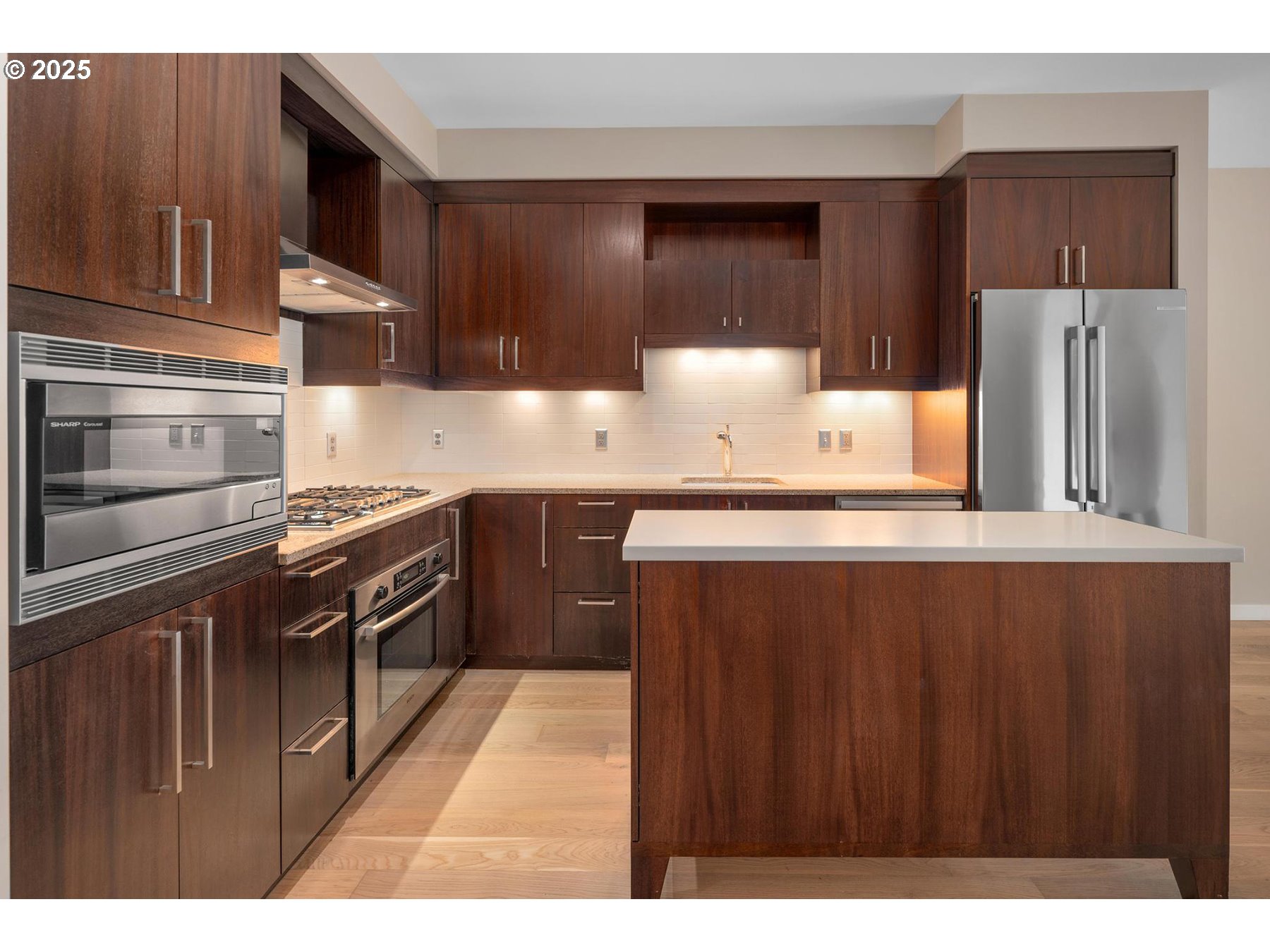 2351 Northwest Westover Road, Unit 806 Portland, OR 97210 - Photo 10 of 34 Gallery Image 10