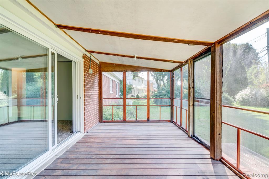 15761 Riverside Street Livonia, MI 48154 - Photo 30 of 62 Gallery Image 30