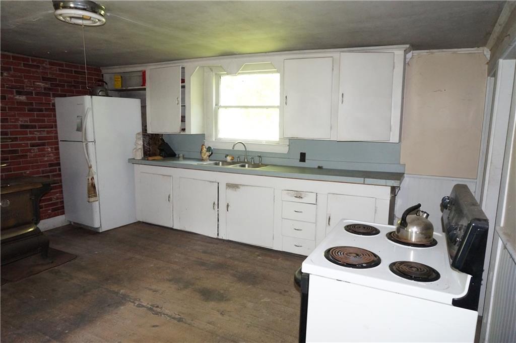 4 Watkins Road Naples, ME 04055 - Photo 4 of 16 Kitchen