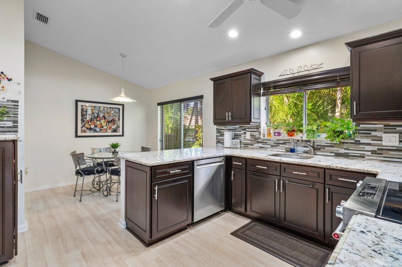 7288 Via Palomar Boca Raton, FL 33433 - Photo 15 of 66 018-7288ViaPalomar-BocaRaton-FL-33433-SM