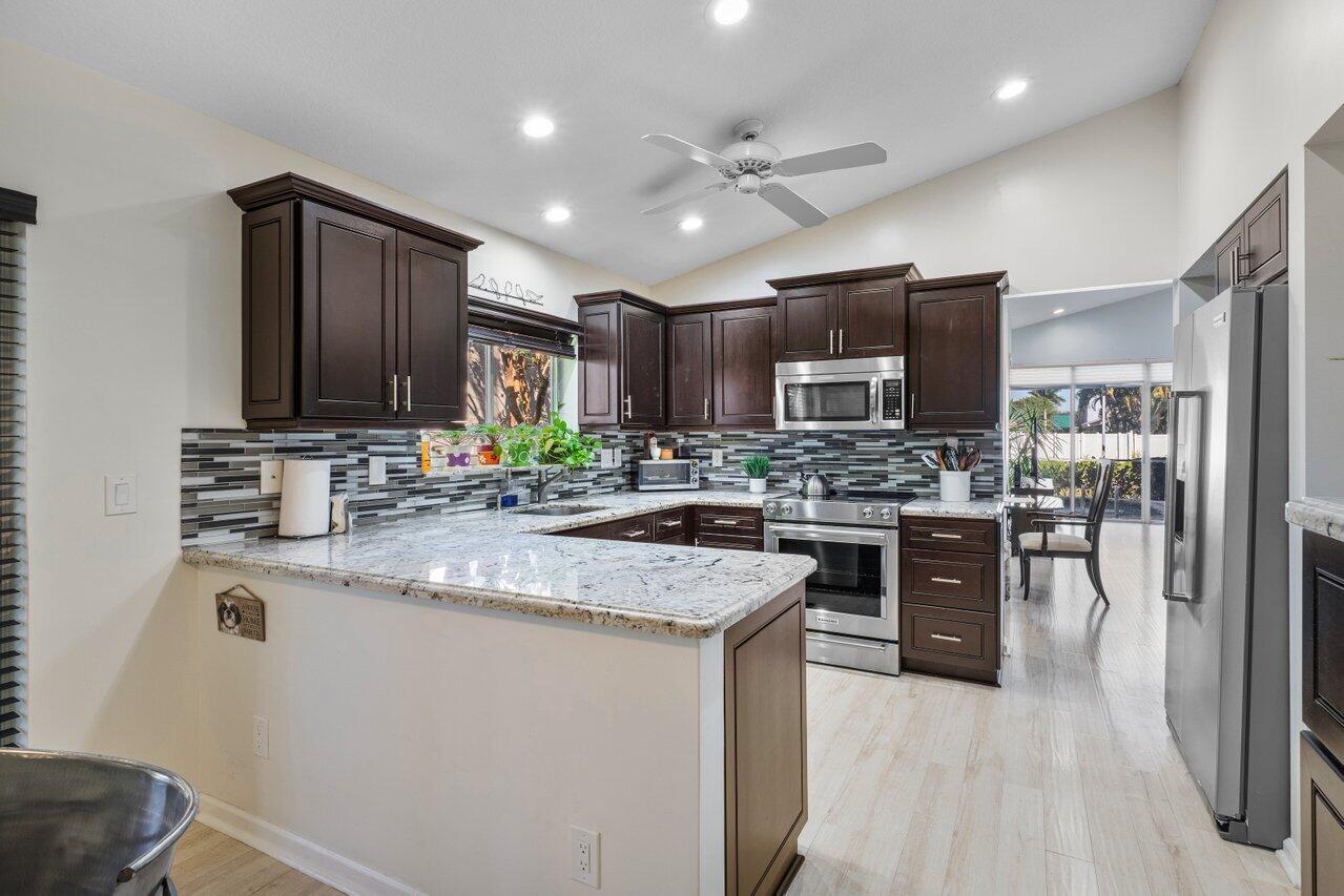 7288 Via Palomar Boca Raton, FL 33433 - Photo 17 of 66 016-7288ViaPalomar-BocaRaton-FL-33433-SM