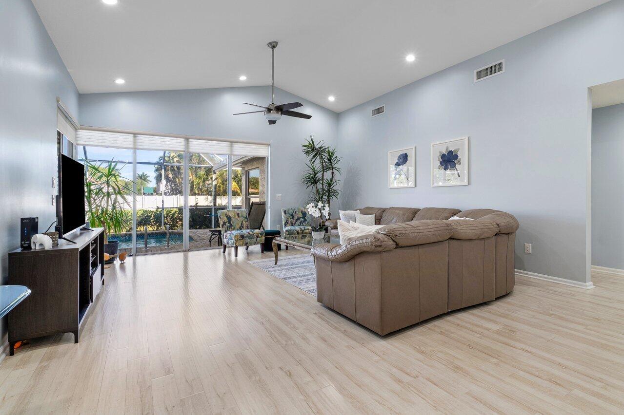 7288 Via Palomar Boca Raton, FL 33433 - Photo 8 of 66 010-7288ViaPalomar-BocaRaton-FL-33433-SM