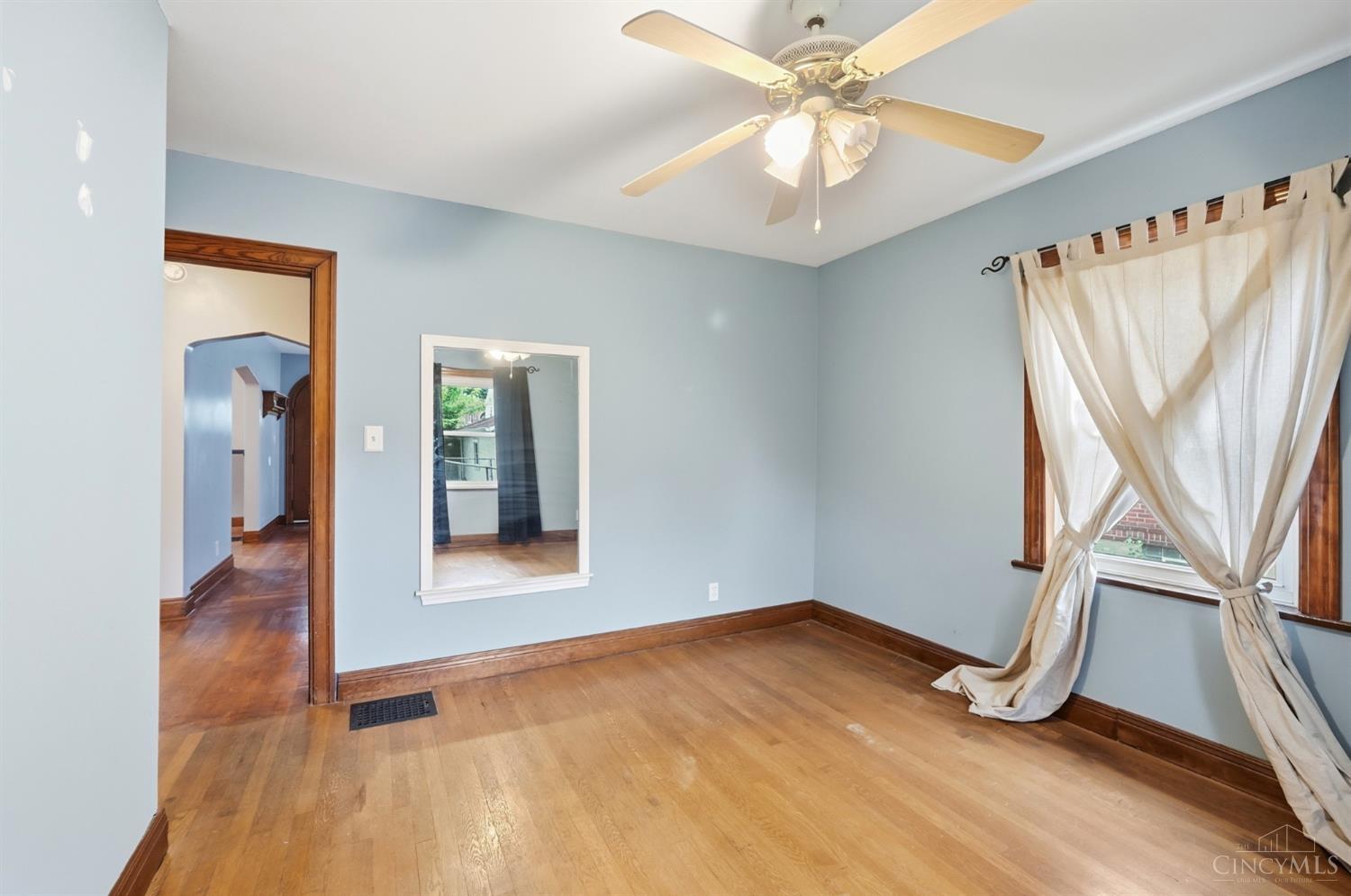 5555 Leumas Road Cincinnati, OH 45239 - Photo 23 of 40