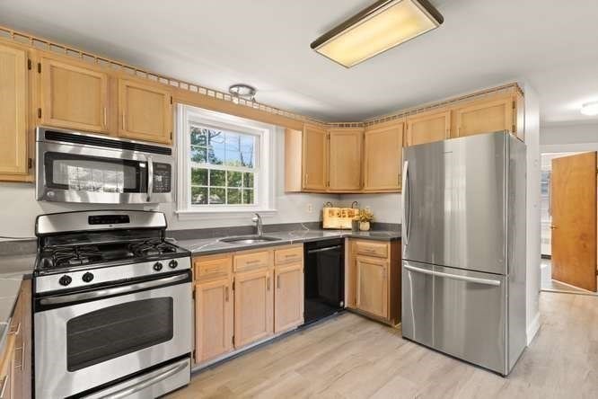 84 Walnut Street Walpole, MA 02081 - Photo 15 of 40