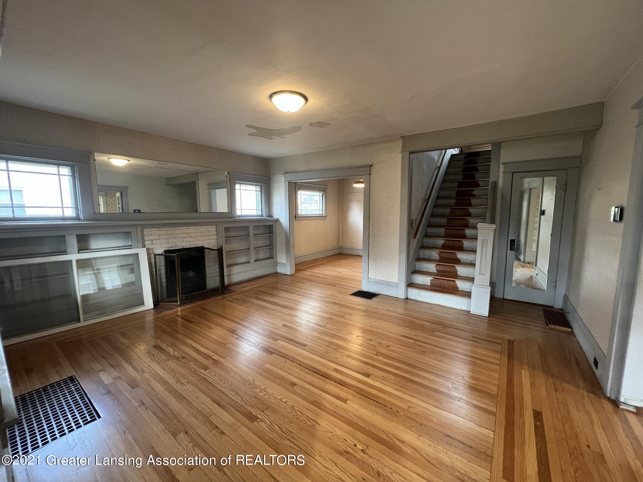 326 Kensington Road Lansing, MI 48910 - Photo 5 of 39 IMG_0719