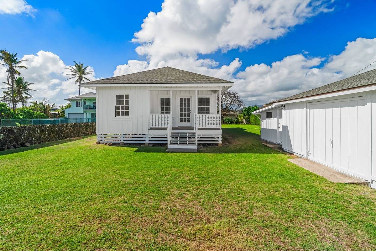 1085 Moanakai Road Kapaa, HI 96746 - Photo 13 of 24 a view of a house with backyard and porch