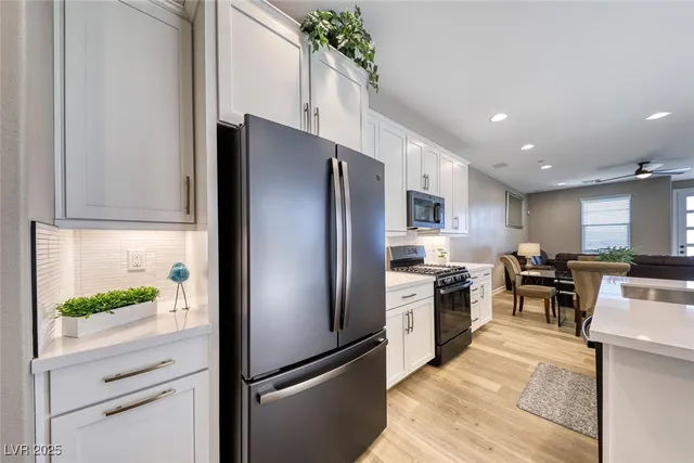 $2,400 | 148 Kimberlite Drive, Henderson, NV 89011