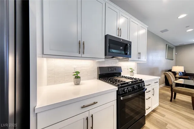 $2,400 | 148 Kimberlite Drive, Henderson, NV 89011