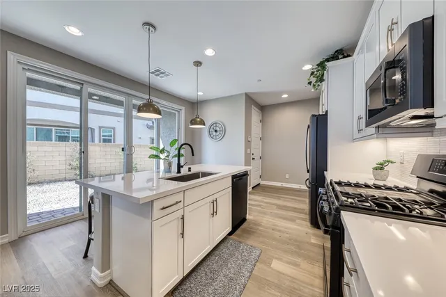 $2,400 | 148 Kimberlite Drive, Henderson, NV 89011