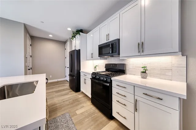 $2,400 | 148 Kimberlite Drive, Henderson, NV 89011