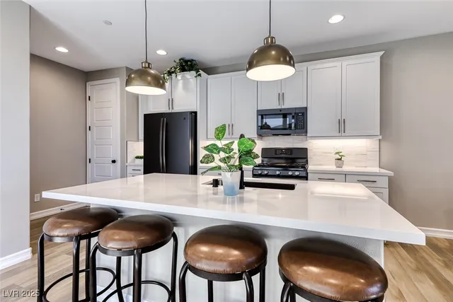 $2,400 | 148 Kimberlite Drive, Henderson, NV 89011