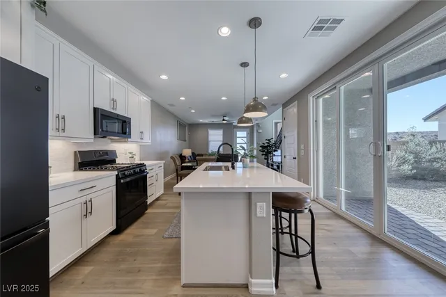 $2,400 | 148 Kimberlite Drive, Henderson, NV 89011