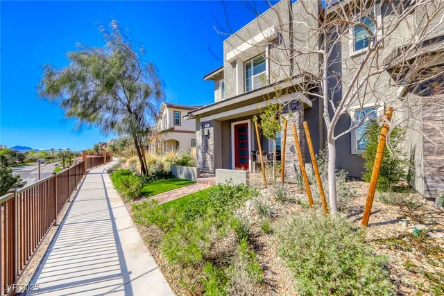 $2,400 | 148 Kimberlite Drive, Henderson, NV 89011