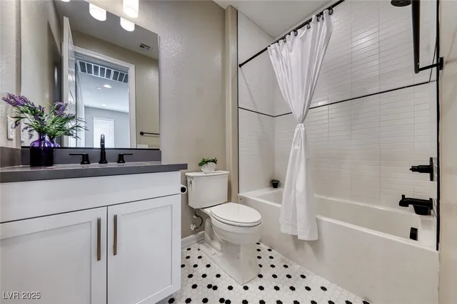 $2,400 | 148 Kimberlite Drive, Henderson, NV 89011