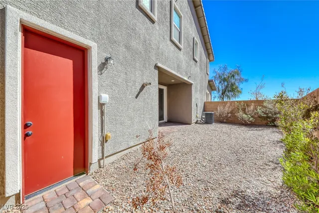 $2,400 | 148 Kimberlite Drive, Henderson, NV 89011