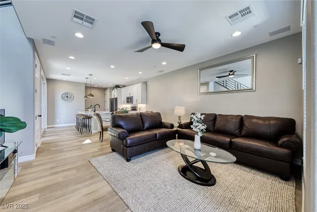 $2,400 | 148 Kimberlite Drive, Henderson, NV 89011