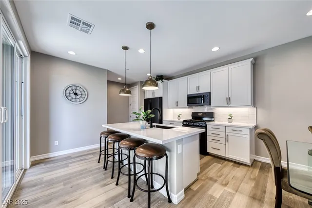 $2,400 | 148 Kimberlite Drive, Henderson, NV 89011