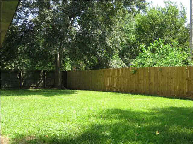 1622 Edgewood Place Clinton, MS 39056 - Photo 17 of 17 LARGE spacious backyard fully fenced.