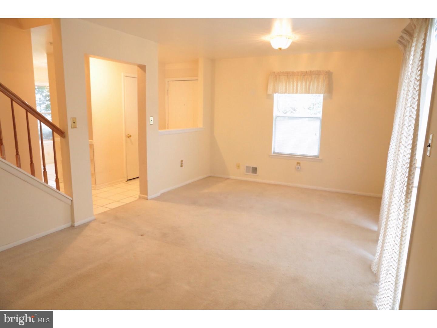 112 Pebble Road Hightstown, NJ 08520 - Photo 3 of 21 Living Room